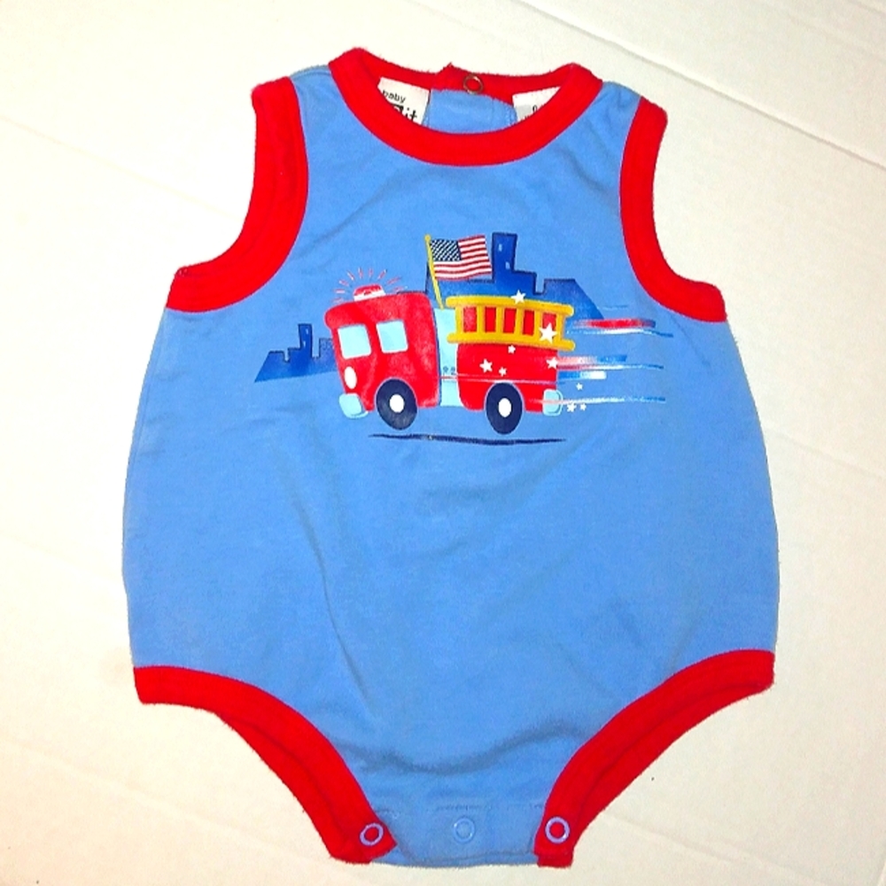Adorable EUC Newborn Boy American Flag Theme Vintage Style Romper